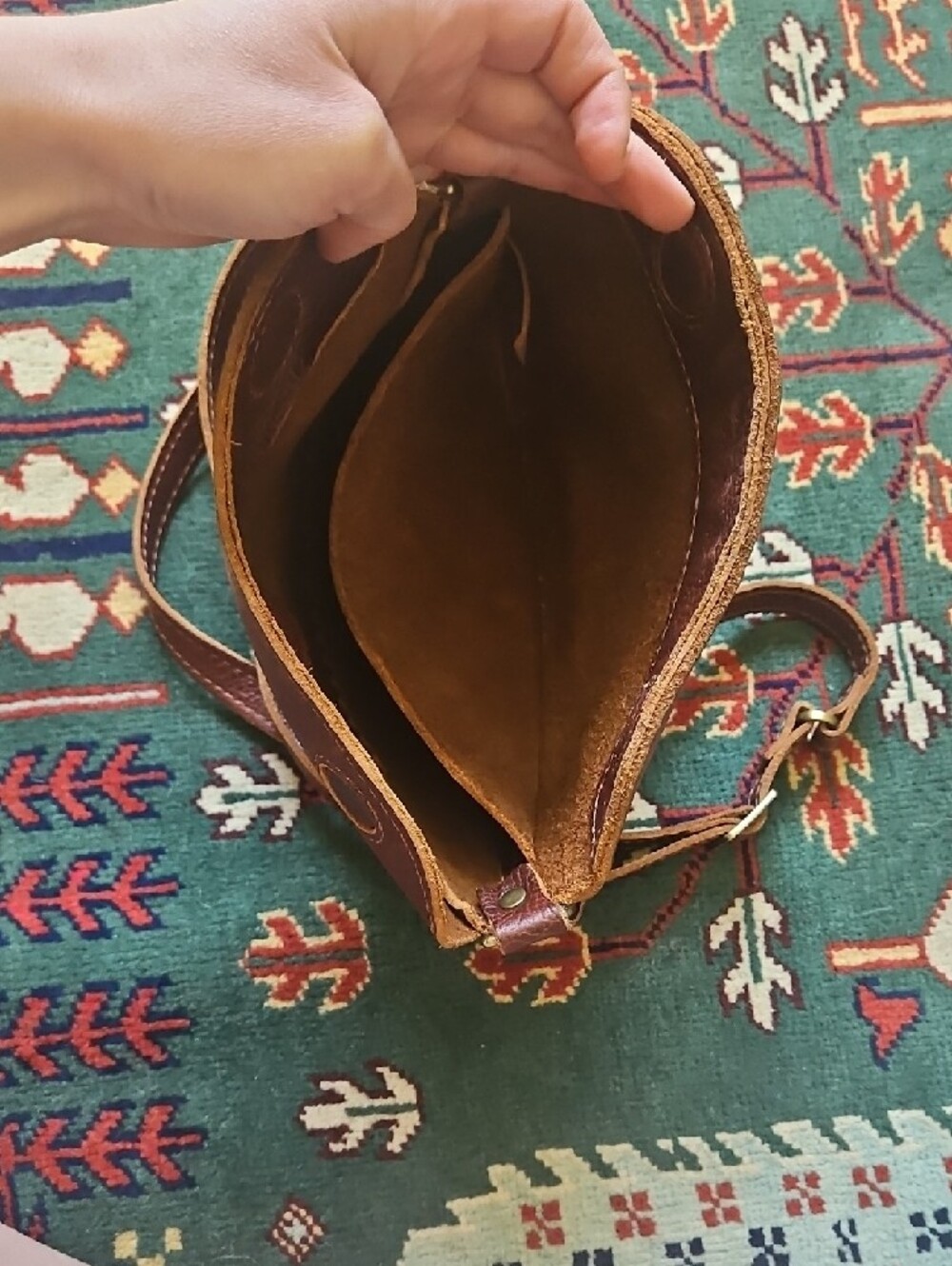 Portland Leather Koala Sling Crescent Bag Full Grain In Nutmeg - Picture 2 of 5